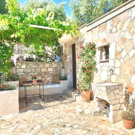 Holiday home Antica Casa Maria Degli Ulivi *